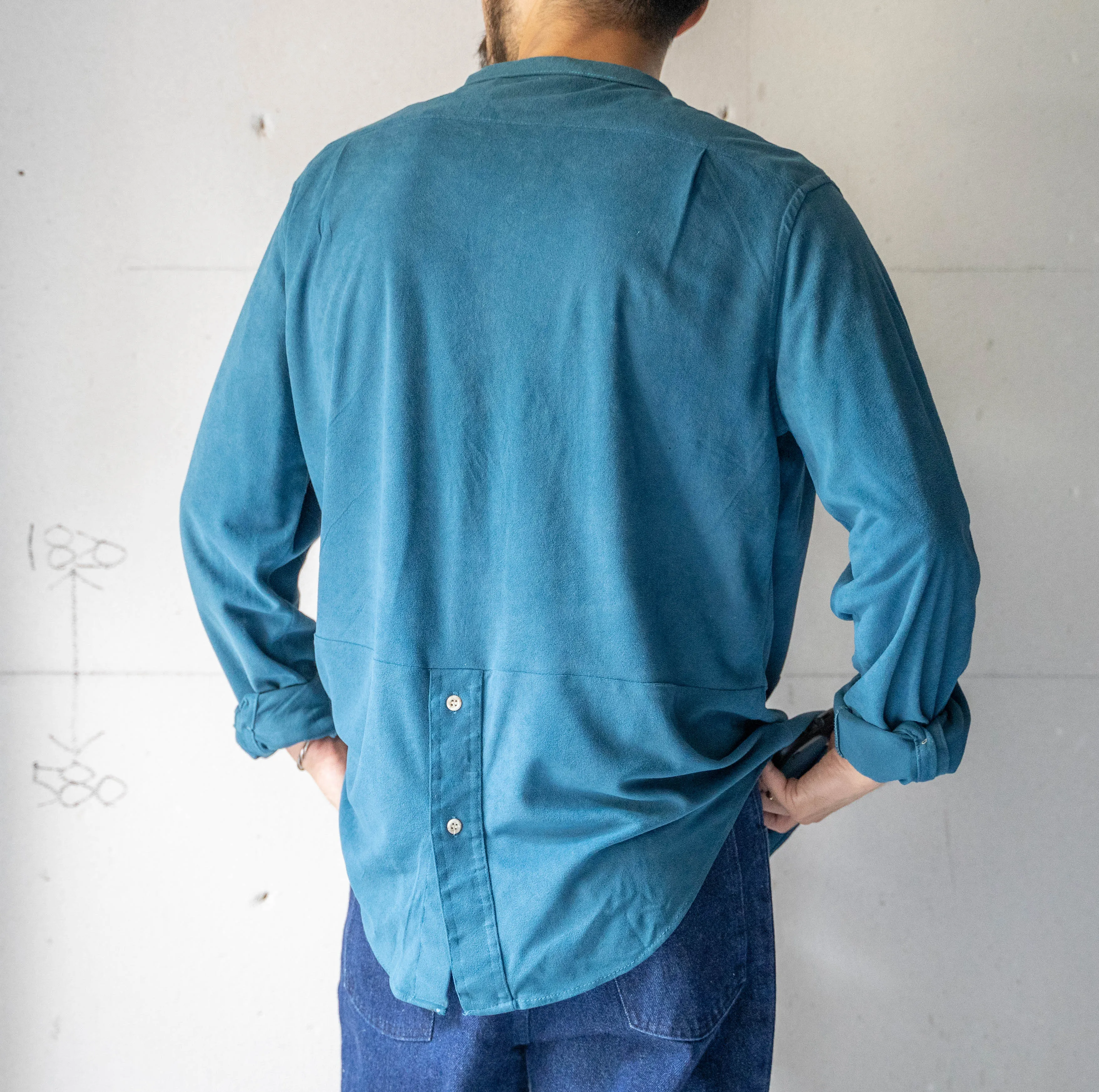 1980-90s Sears turquoise blue fake suede stand collar pullover shirt -switching design-