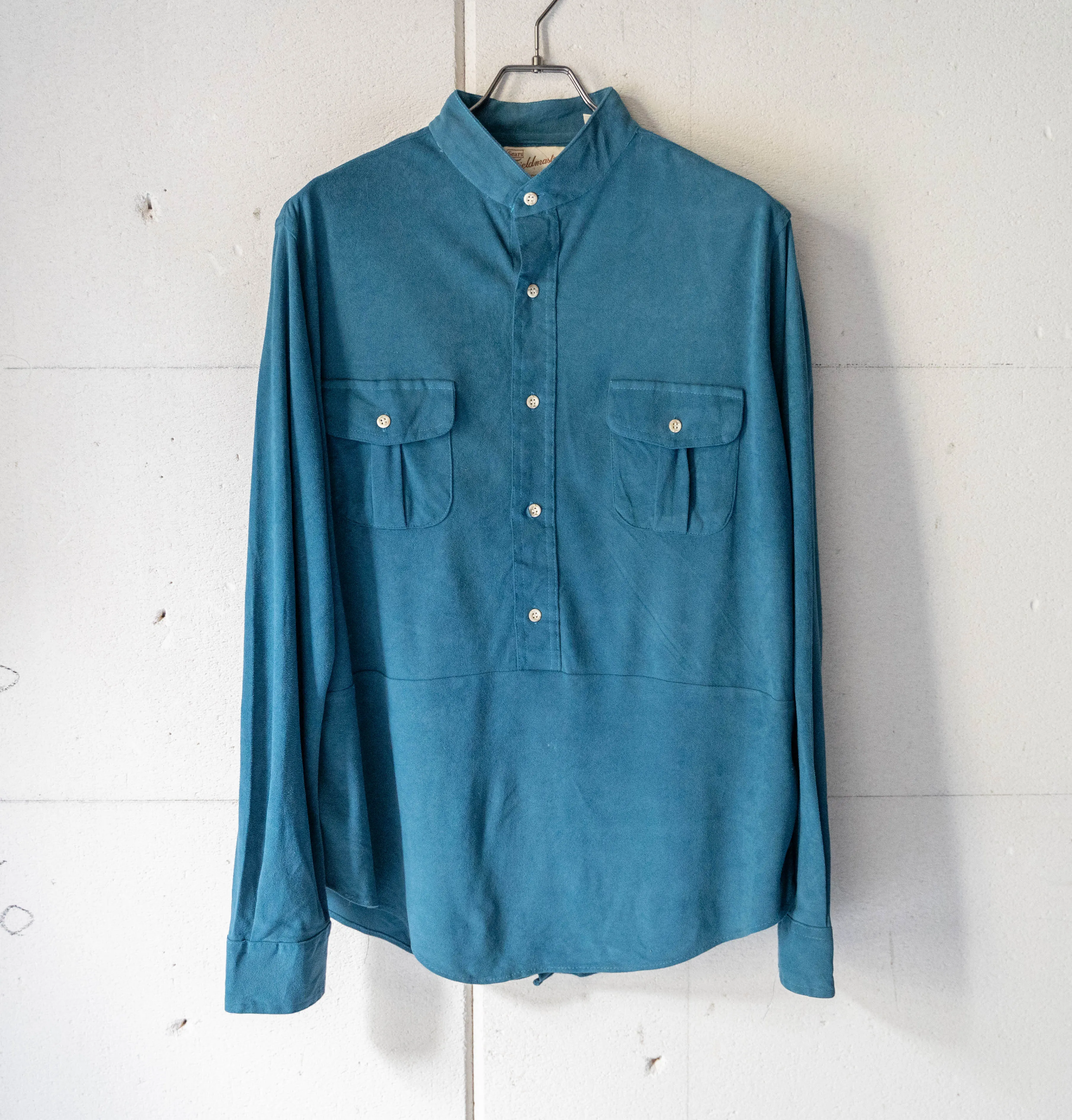 1980-90s Sears turquoise blue fake suede stand collar pullover shirt -switching design-