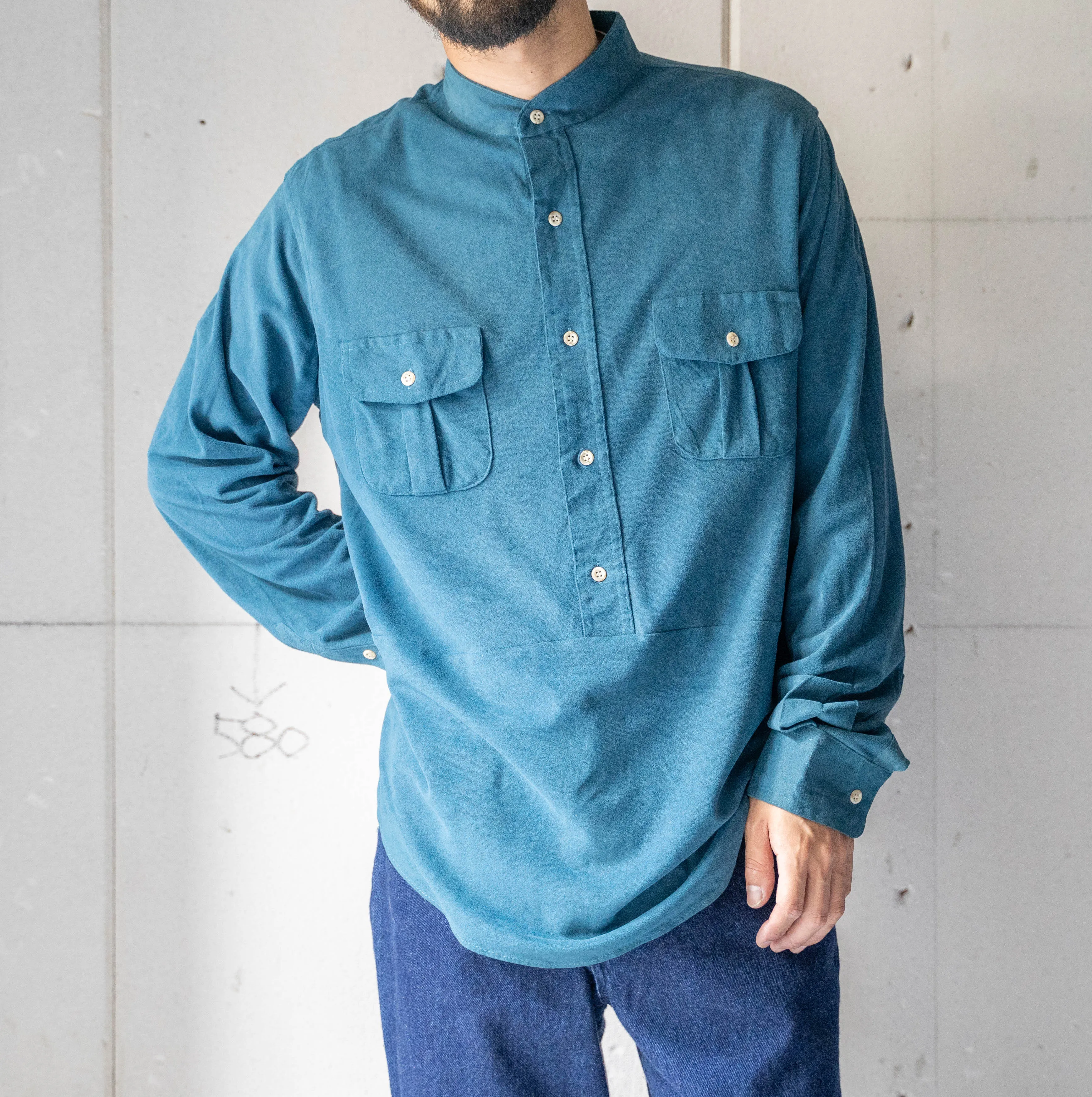 1980-90s Sears turquoise blue fake suede stand collar pullover shirt -switching design-