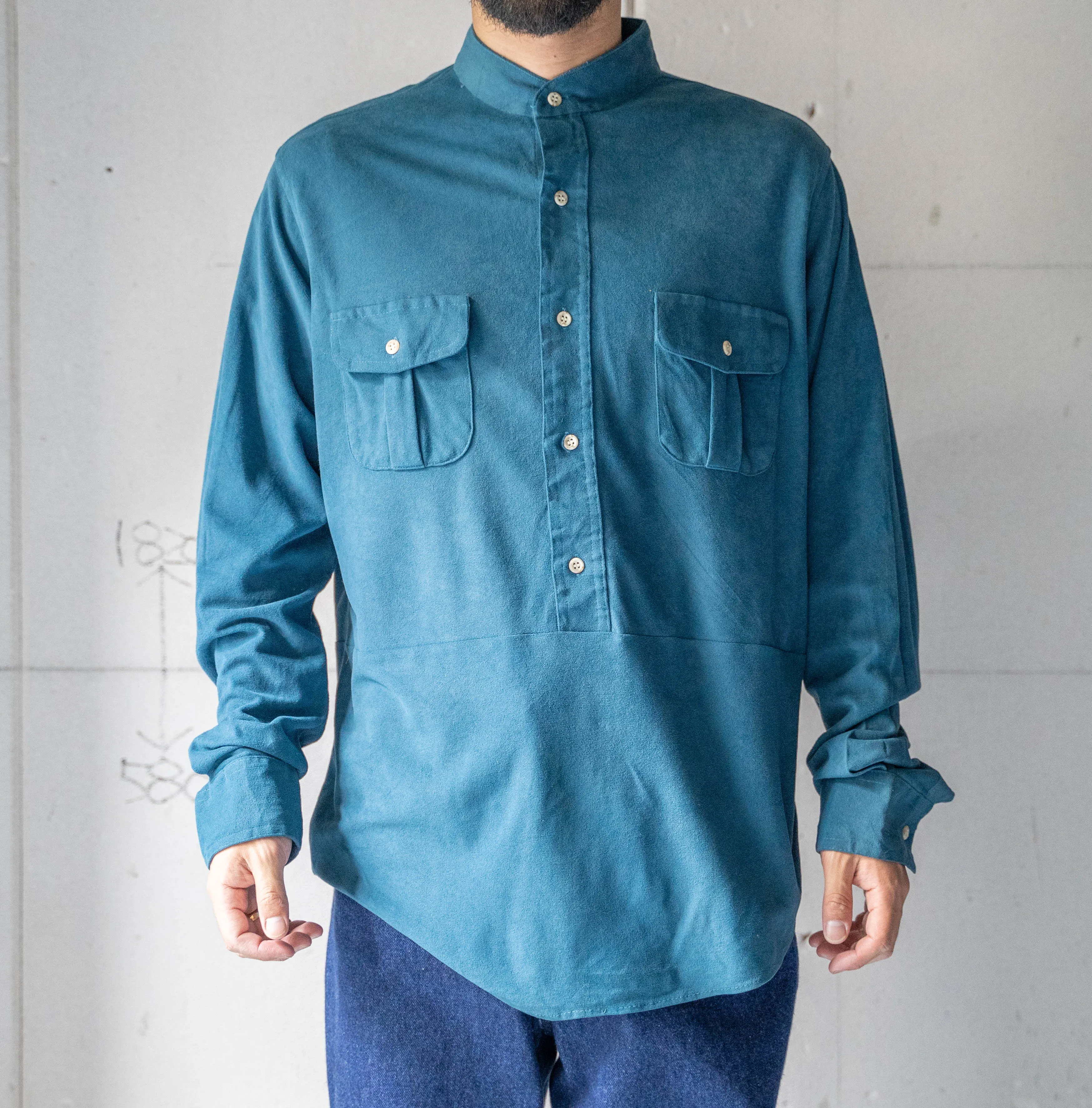 1980-90s Sears turquoise blue fake suede stand collar pullover shirt -switching design-