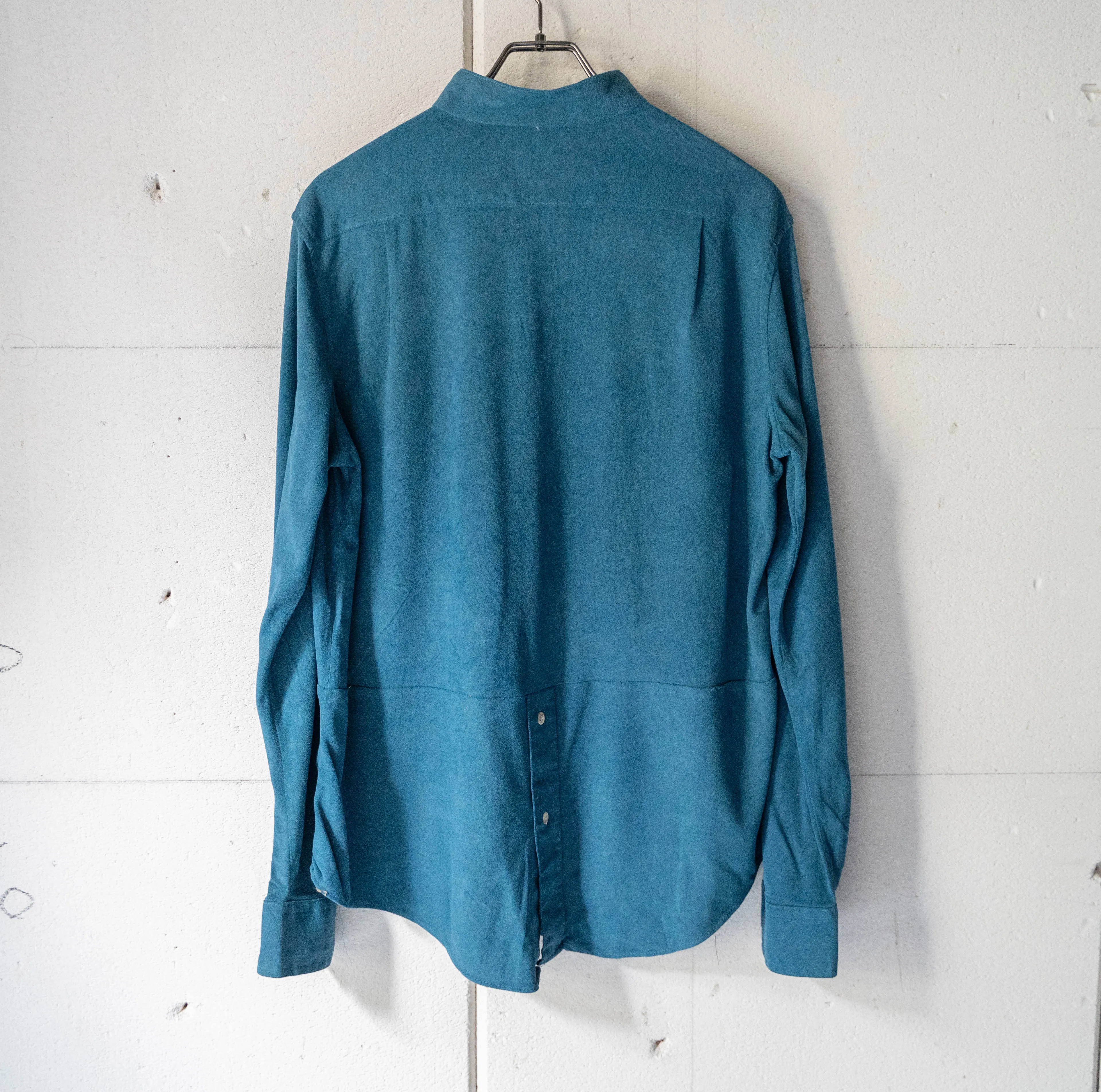 1980-90s Sears turquoise blue fake suede stand collar pullover shirt -switching design-