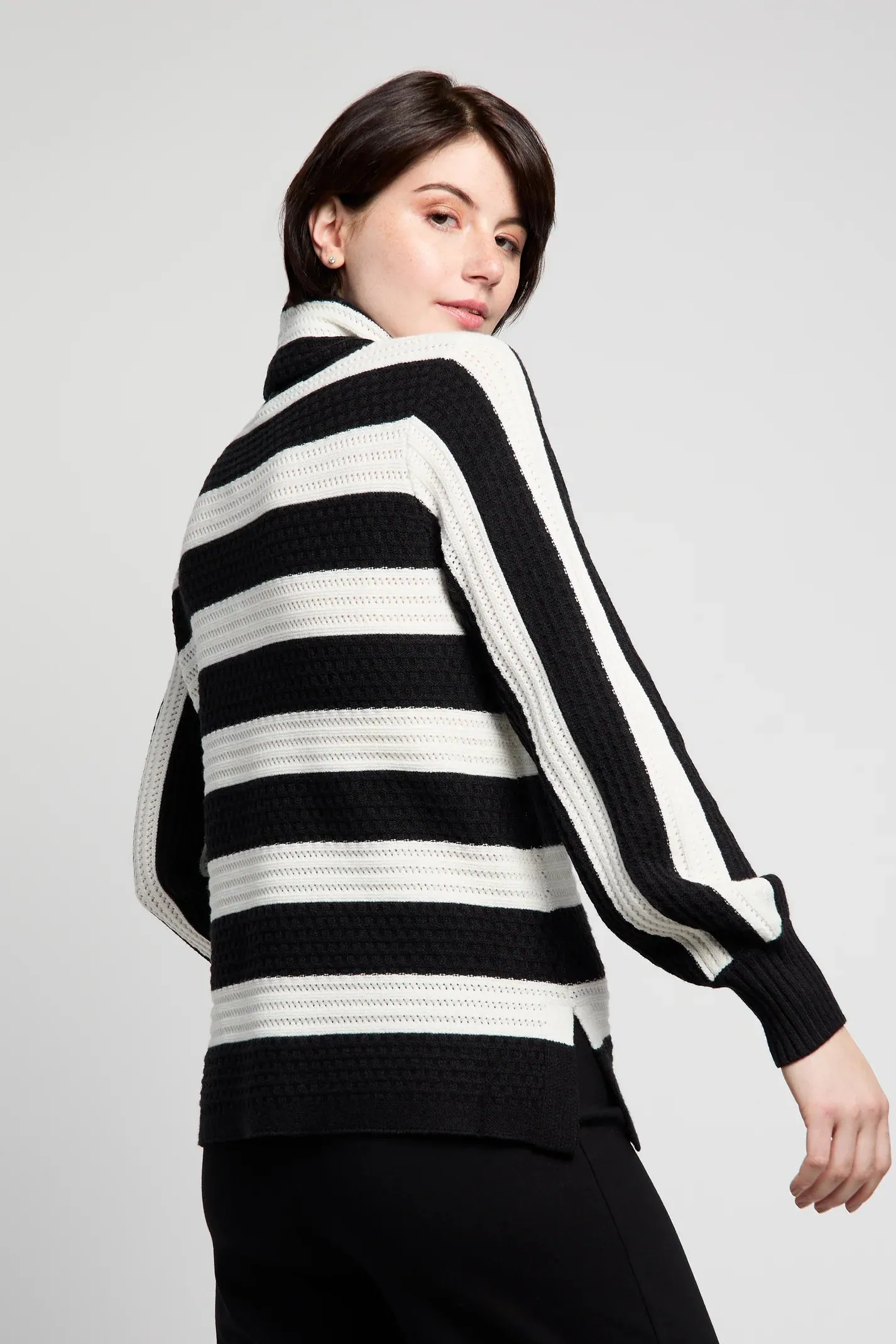 ATELIER BYLYSE- WOMEN'S STRIPE SWEATER WITH INFINITY SCARF