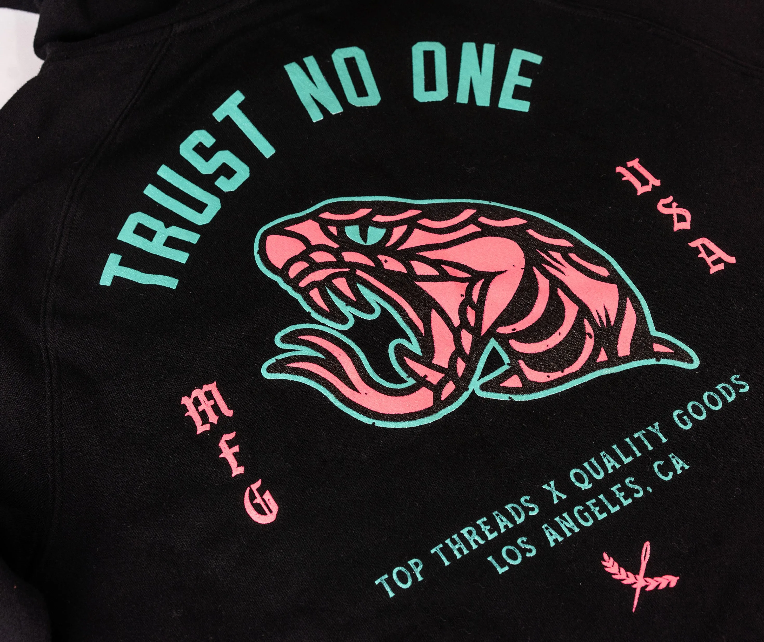 TRUST NO ONE HOODIE - BLACK