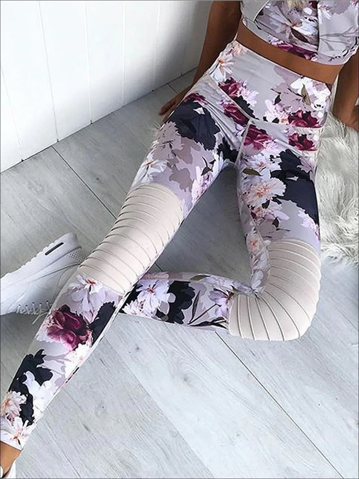 Women's Quick Dry Floral Cross Front Crop To Legging Set